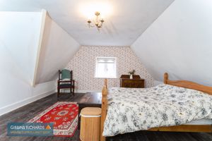 Bedroom- click for photo gallery